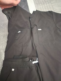 Figs scrubs set 2 tops and 1 bottom