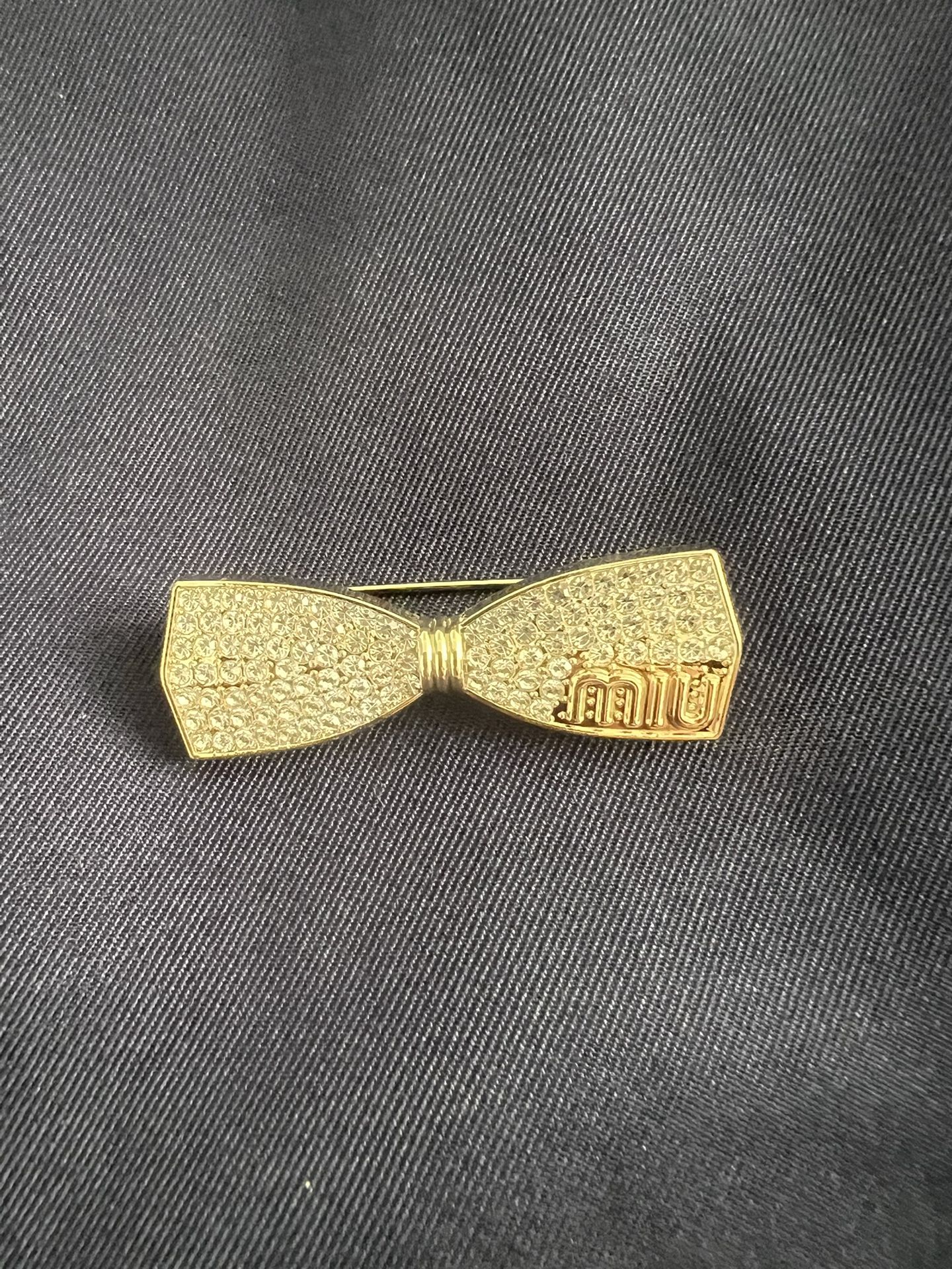 Brooche $10