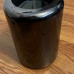 Apple Mac Pro A1481 Xeon E5 6-Core 3.50 GHz 64GB RAM 1TBSSD Dual AMD FirePro D700