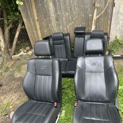 300s Seats 