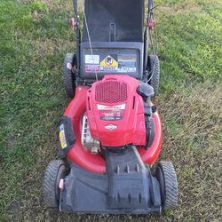 TROY BILT 7.25 HP GAS STATION SELF PROPELLED LAWN MOWER
