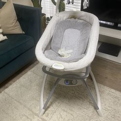 Baby swing + bassinet