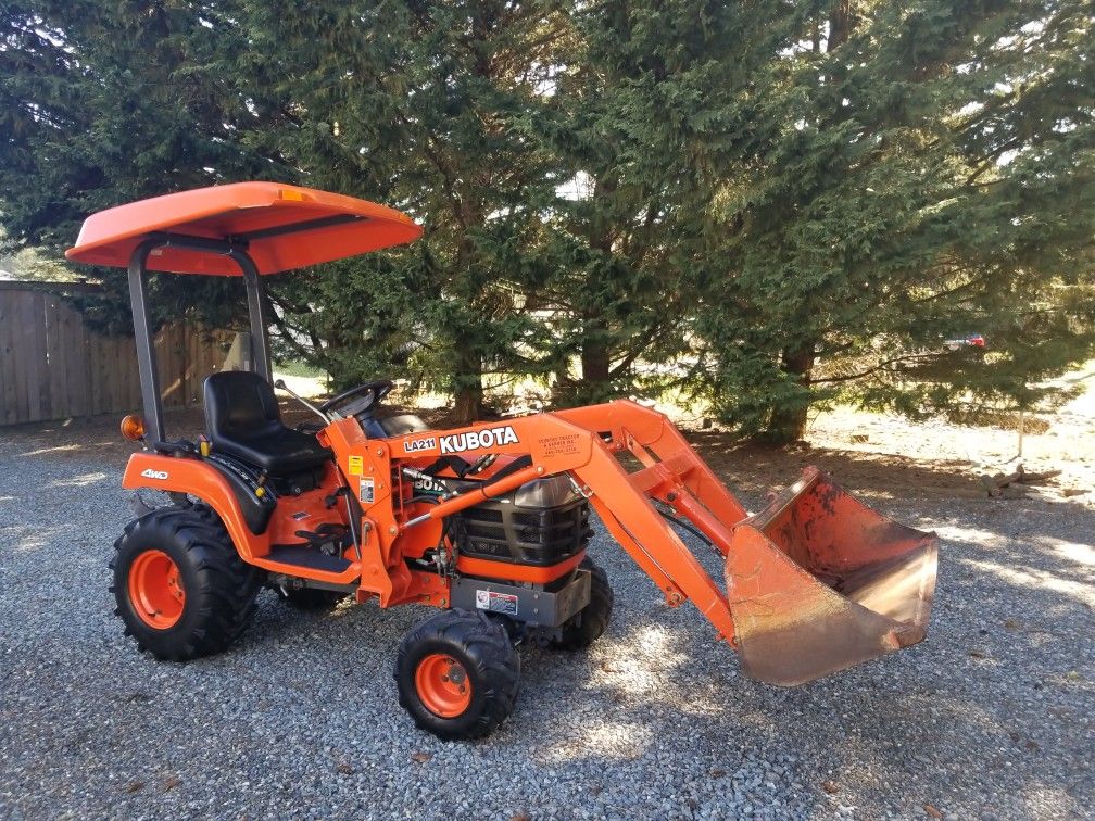 Kubota BX1800 w/loader for Sale in WA OfferUp