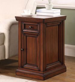Chairside Table with Power