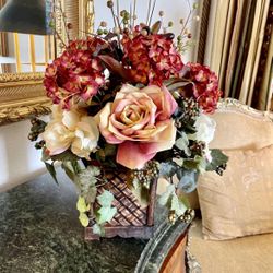 GORGEOUS  FLOWER ARRANGEMENT