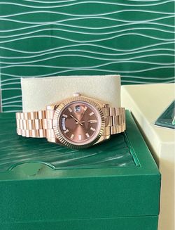 Luxury Rose Gold Watch