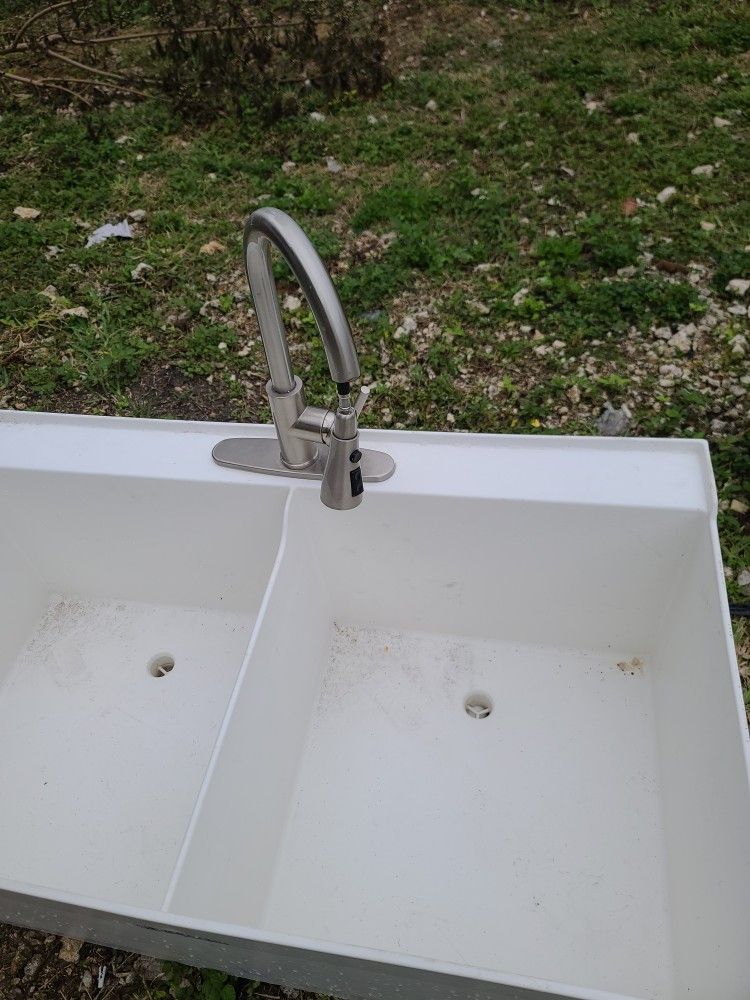 Sink Plastic. Utilatwin Model 27