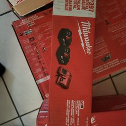 Milwaukee M18 BATTERY charger Combo 