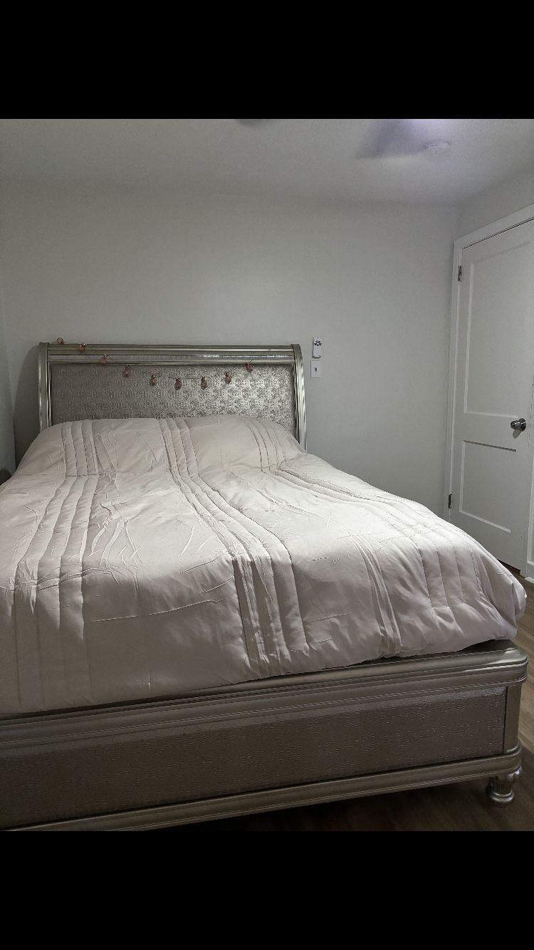 I have a queen size bed only the frame not the mattress