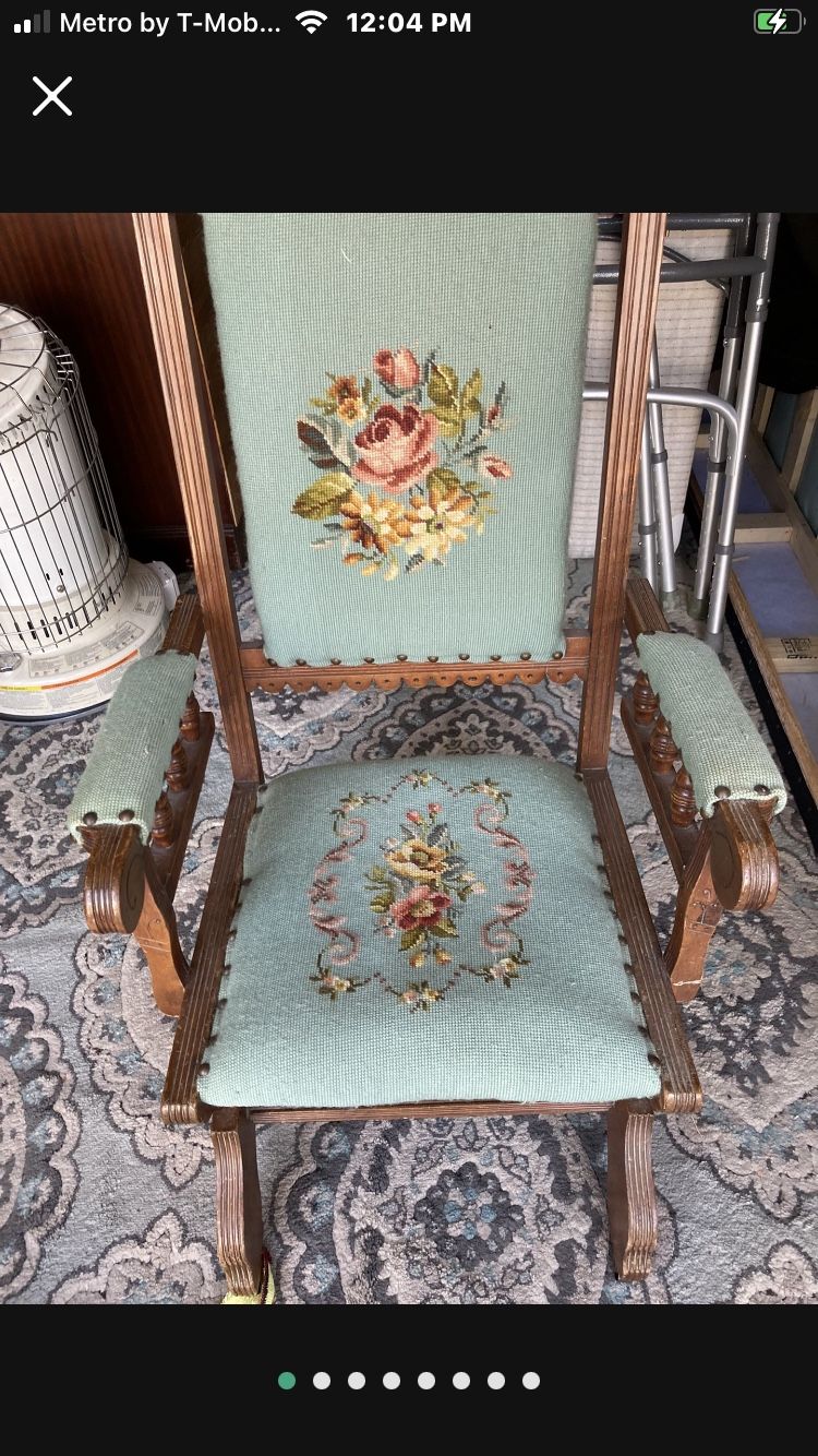 Vintage rocking chair$125 excellent condition