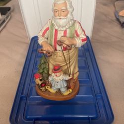 Santa Statue “Santa’s Puppet Show”