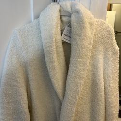 BRAND NEW Barefoot Dreams Robe - Originally $127