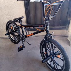 BIKE MONGOOSE BMX TIRES SIZE 20 VERY GOOD CONDITION 