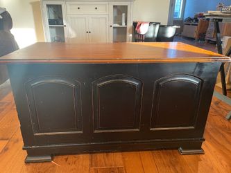 Trunk/chest Pier 1