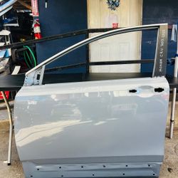 HONDA CRV 2017-2022 FRONT LEFT DRIVER SIDE DOOR OEM 
