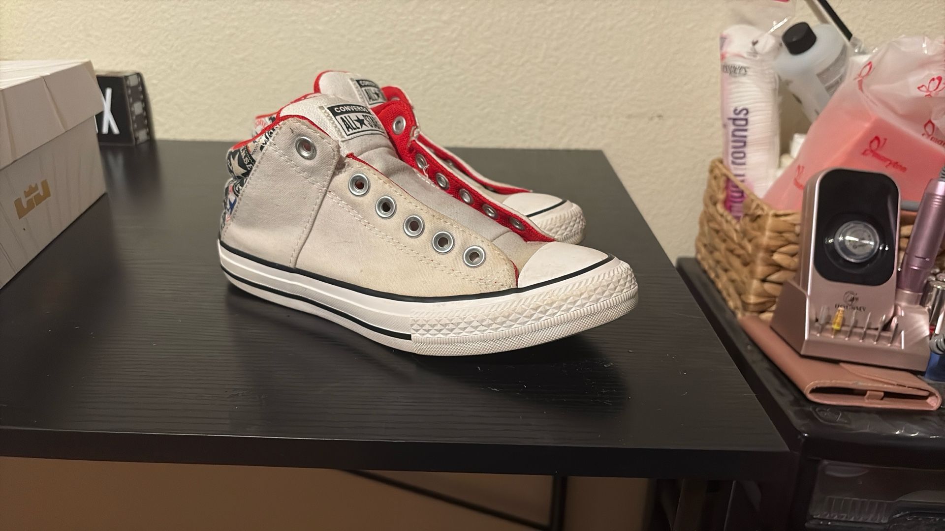 Converse Size 5 American color way Laces Included