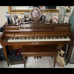 Baldwin Up Right  piano