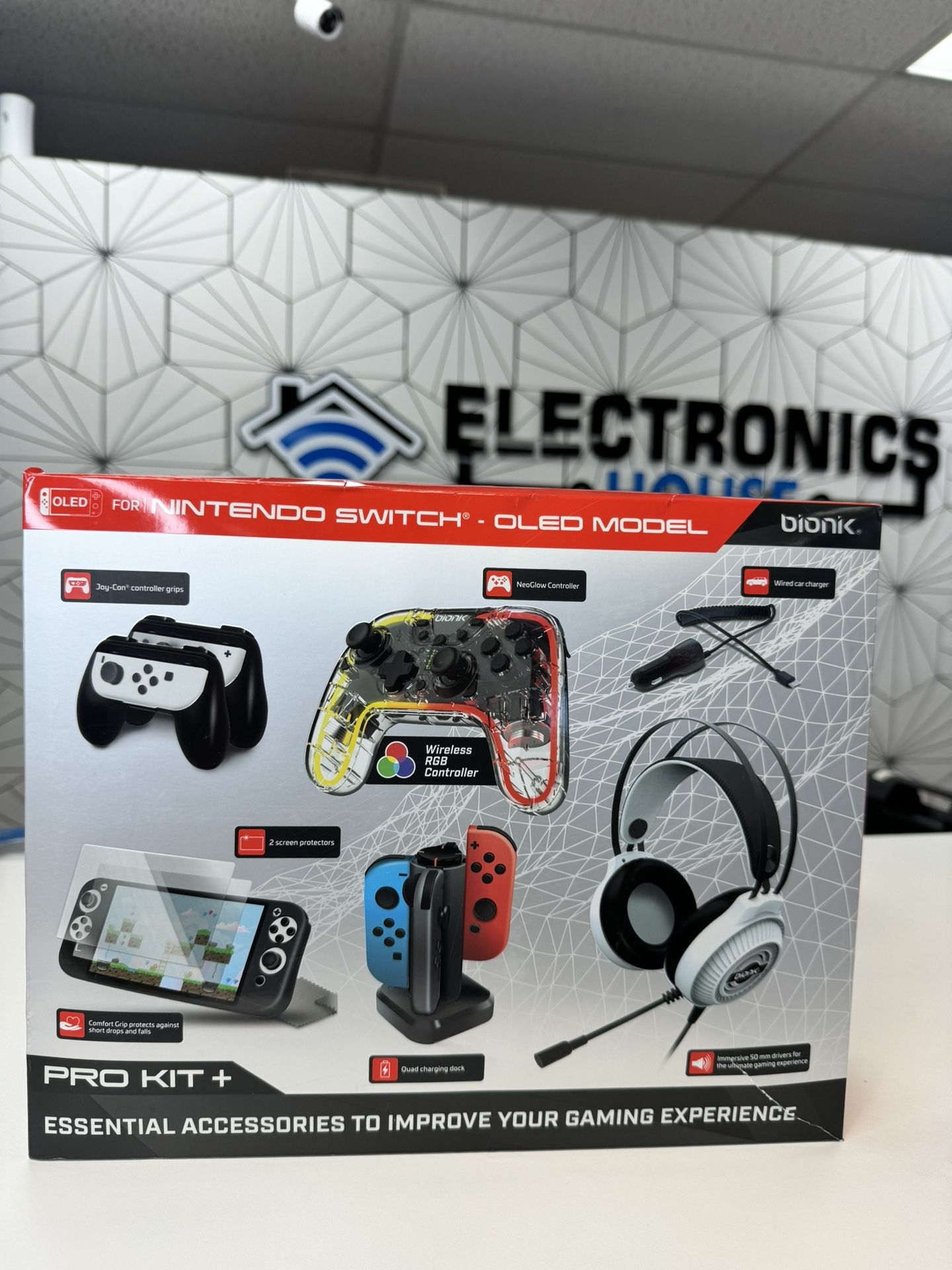 Nintendo Switch Pro Kit Plus