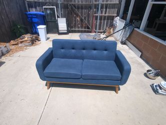 Great small sofa!