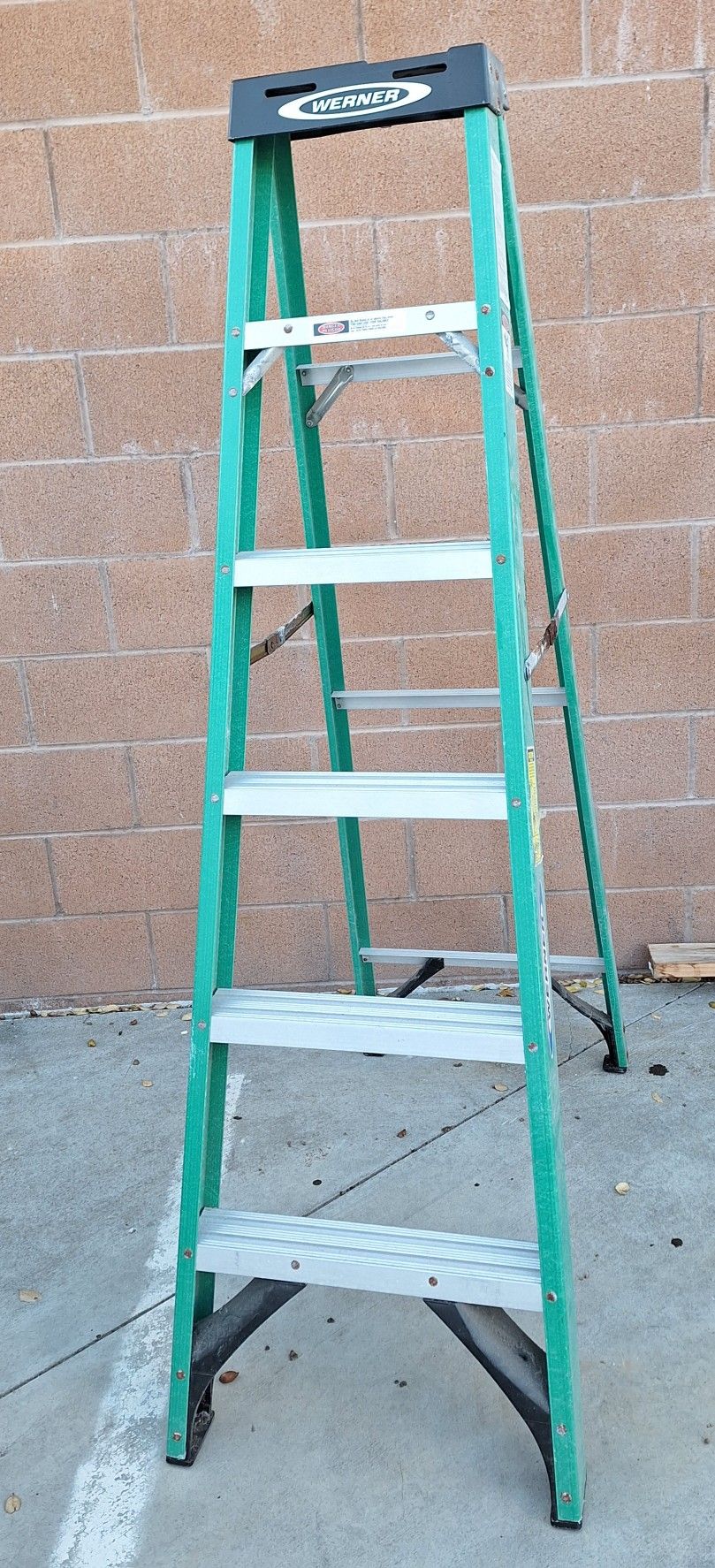 6 Foot Fiberglass Ladder