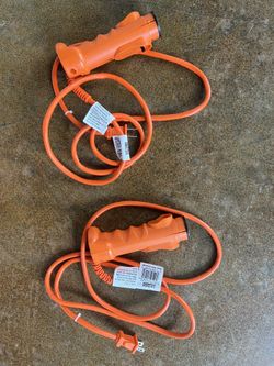 Lot of 2 HDX 769-361 Incandescent Utility Lights 6ft 18 AWG 75 Watt 125 VAC   - Used Missing Cage