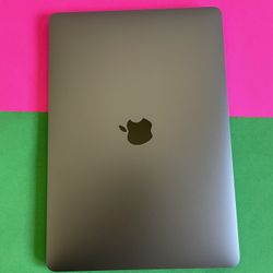 Apple MacBook Air 13 (2020 / M1 Chip) 8GB Ram 512GB SSD (Like New - 96 % Battery Health)