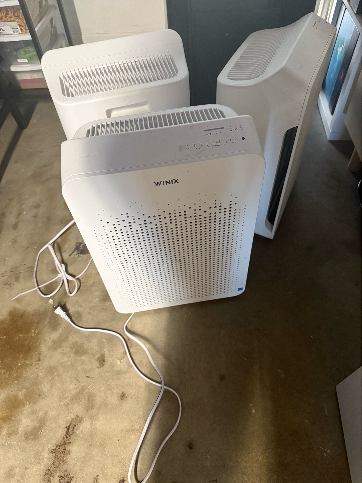 Winex Air purifiers (2)