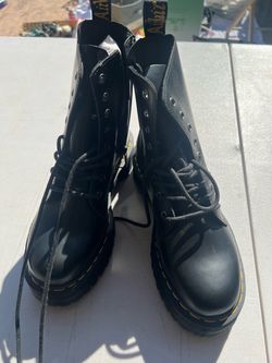 Women Doc Marten Boots