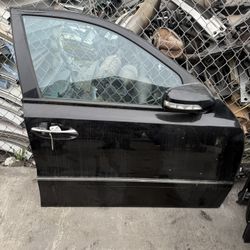 2008 Mercedes Benz Right Front Passenger Door $275