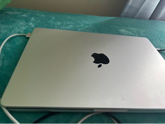 Apple MacBook Pro 14” M5 (2025) – Like New  Selling a 2025 Apple MacBook Pro 14-inch in excellent, like-new condition.  * Chip: M5 * RAM: 16GB * Stora