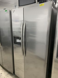 Frigidaire side by side in stainless steel