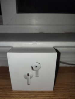 Apple AirPods Generation 4 ANC (USB-C)