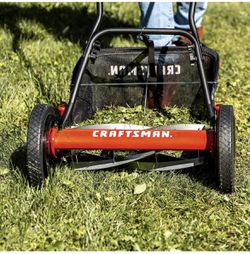 Craftsman 1816-16CR 16-Inch 5-Blade Push Reel Lawn Mower with Grass Catcher,  Red for Sale in Chicago, IL - OfferUp