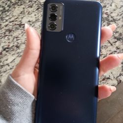 New Motorola Smart Phone, Still Has Plastic On Front, Unlocked 