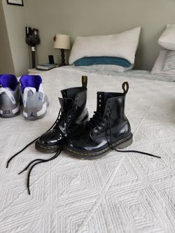 2 pairs of girls shoes doc martins sz 5, , Steve Madden