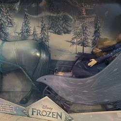 FROZEN ELSA WITH HORSE AND CARRIAGE 