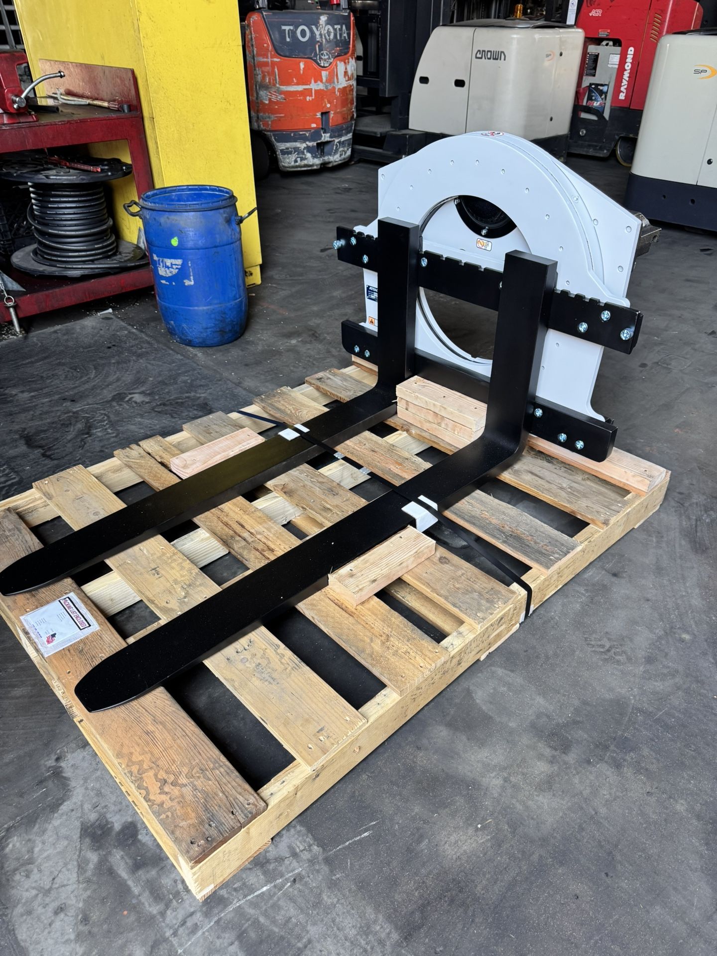 FORKLIFT ROTATOR ATTACHMENT