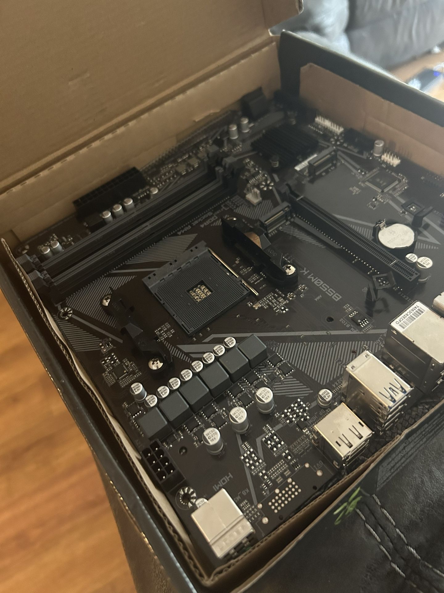 GIGABYTE™ ULTRA DURABLET™ MOTHERBOARD (B550M K) SPECS IN PHOTO