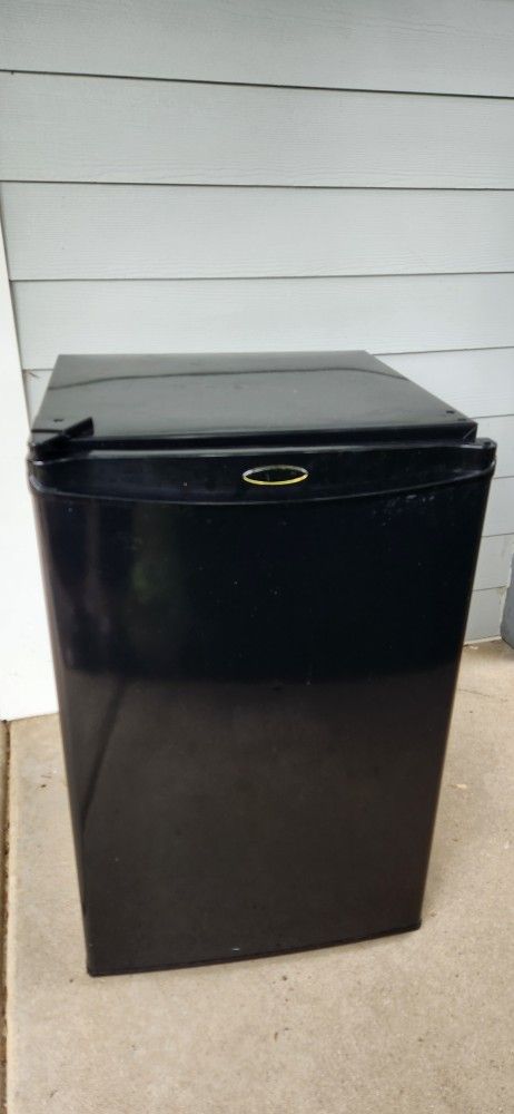Free compact Danby fridge