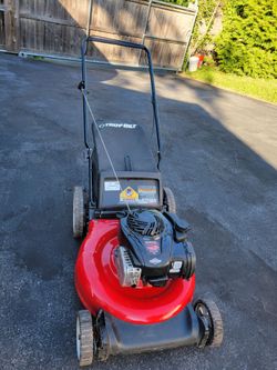 21" gas  push lawn mower,run good.