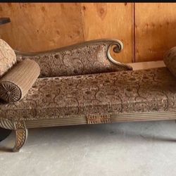Beautiful Chaise Lounge Loveseat Chair sofa For Sale