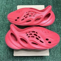 Adidas Yeezy Vermillion Foam Runner size 11 VNDS