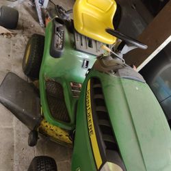 John Deer Lawn Mover D100