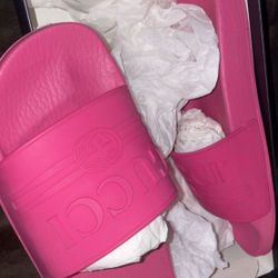 Gucci Slides Size 37 $200 Pick Up Only