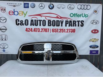 DODGE RAM -2013 2014 2015 2016 2017 2018 Front bumper grill parrilla original used OEM (1500)