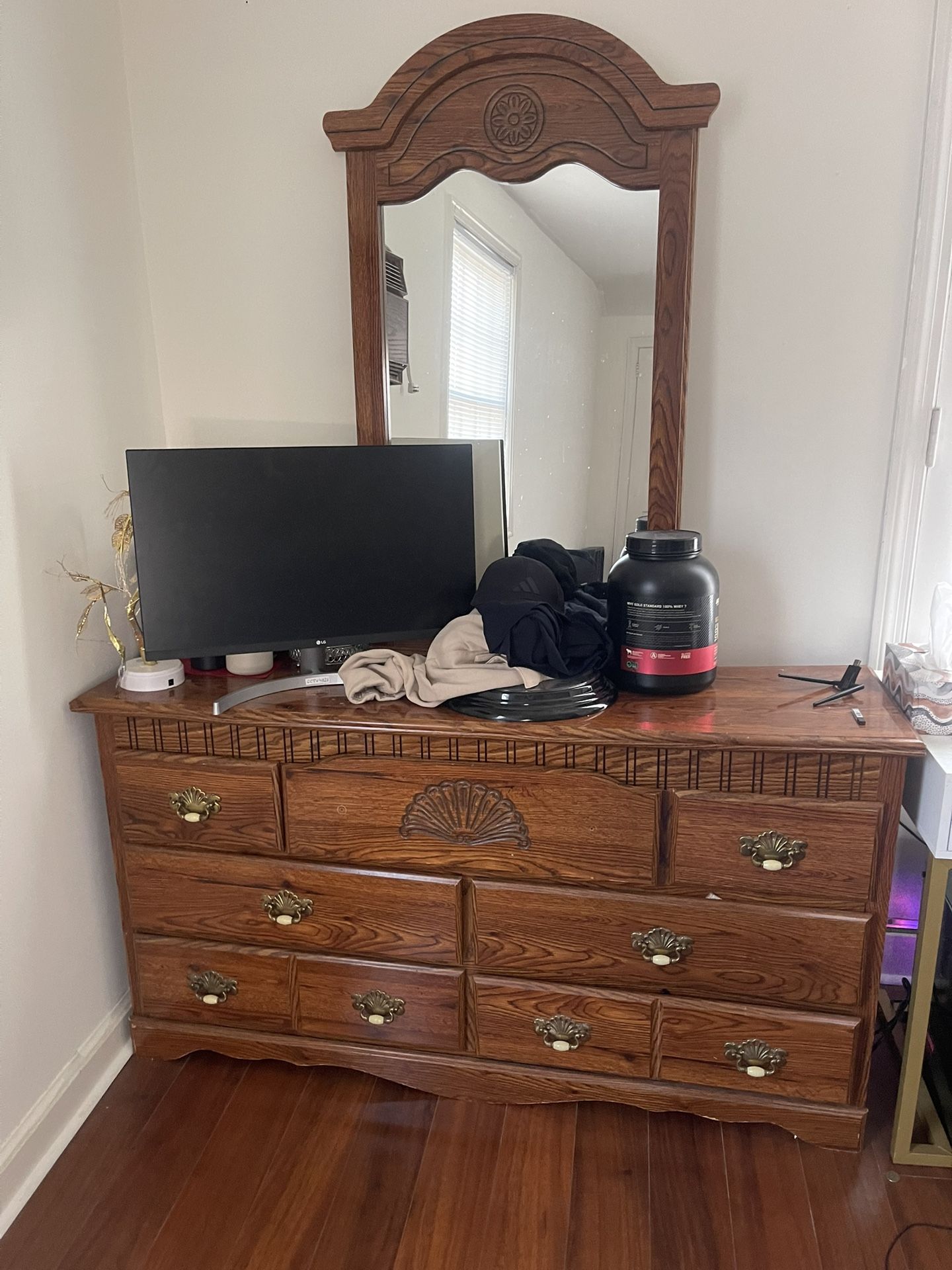Dressing Table With Mirror