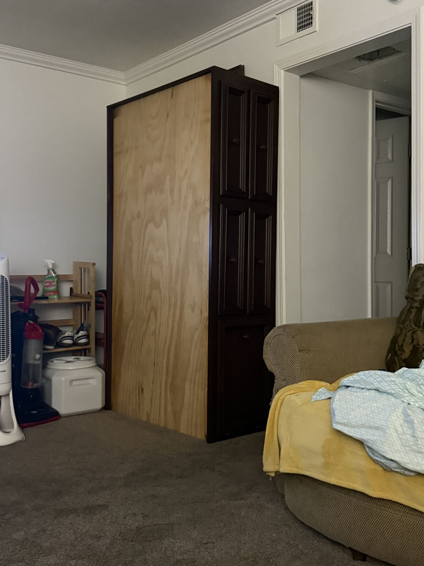 Twin platform Bed With Plenty Of Storage Space