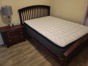 Bedroom set NO Mattress
