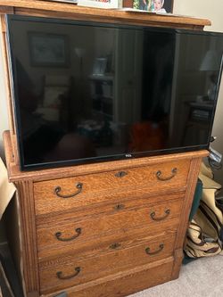 TLC 32” Monitor..computer used