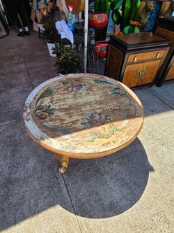 Vintage Italian Florentine-Style Coffee Table – Beautiful Natural Patina